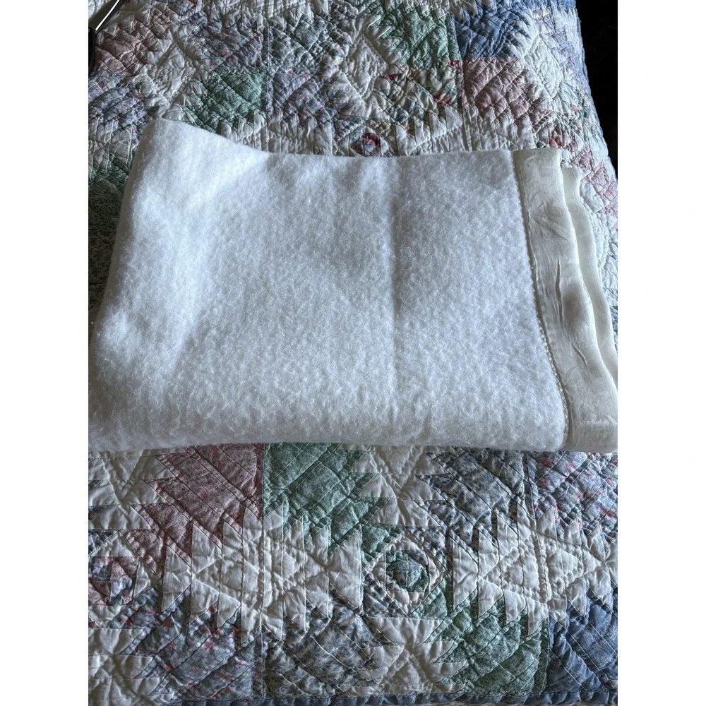 Vintage Quiltex Acrylic White Baby Blanket Satin Lace Trim ducks USA‎ 35x50 NOS